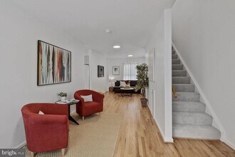 711 N Wakefield St in Arlington, VA - Building Photo - Building Photo