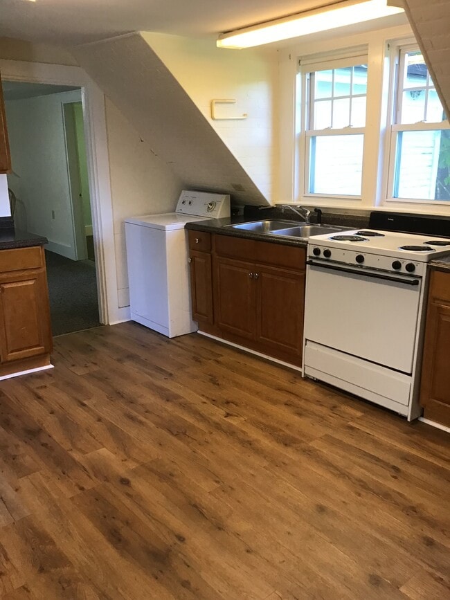 62 Autumn Ave, Unit Debra Cole