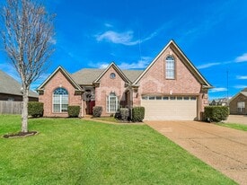 8254 Blue Lagoon Dr in Arlington, TN - Building Photo