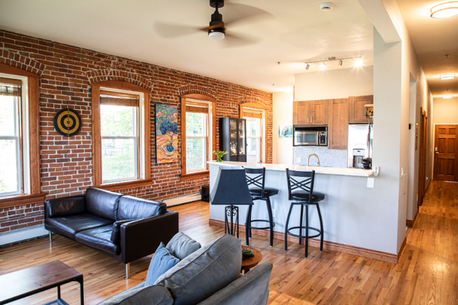property at 3249 W Fairview Pl