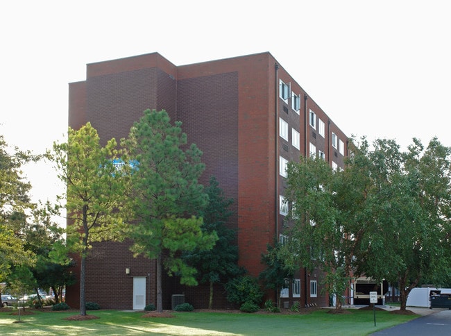 Seton Manor in Hampton, VA - Foto de edificio - Building Photo