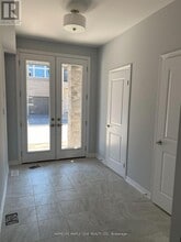 5672 Dorchester Rd in Niagara Falls, ON - Building Photo - Building Photo