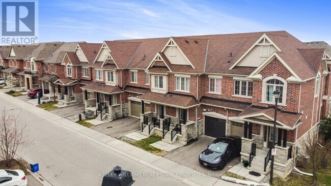 41 Mazarine Ln in Richmond Hill, ON - Building Photo - Building Photo