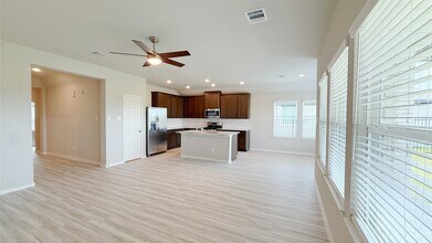 27315 Blue Pool Dr in Katy, TX - Foto de edificio - Building Photo