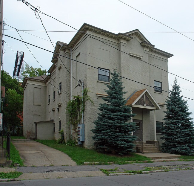 819 Hamilton St in Utica, NY - Building Photo - Building Photo