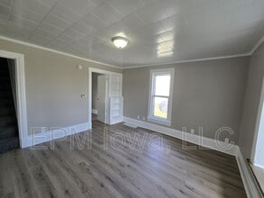 740 W 11th St in Waterloo, IA - Building Photo - Building Photo