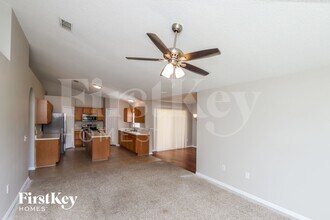 1686 Whiting St SE in Palm Bay, FL - Foto de edificio - Building Photo