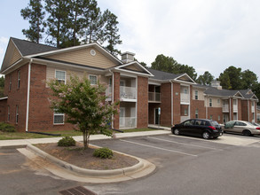 Bordeaux Apartments in Gastonia, NC - Foto de edificio - Building Photo