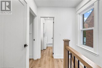 184 Burris St in Hamilton, ON - Building Photo - Building Photo