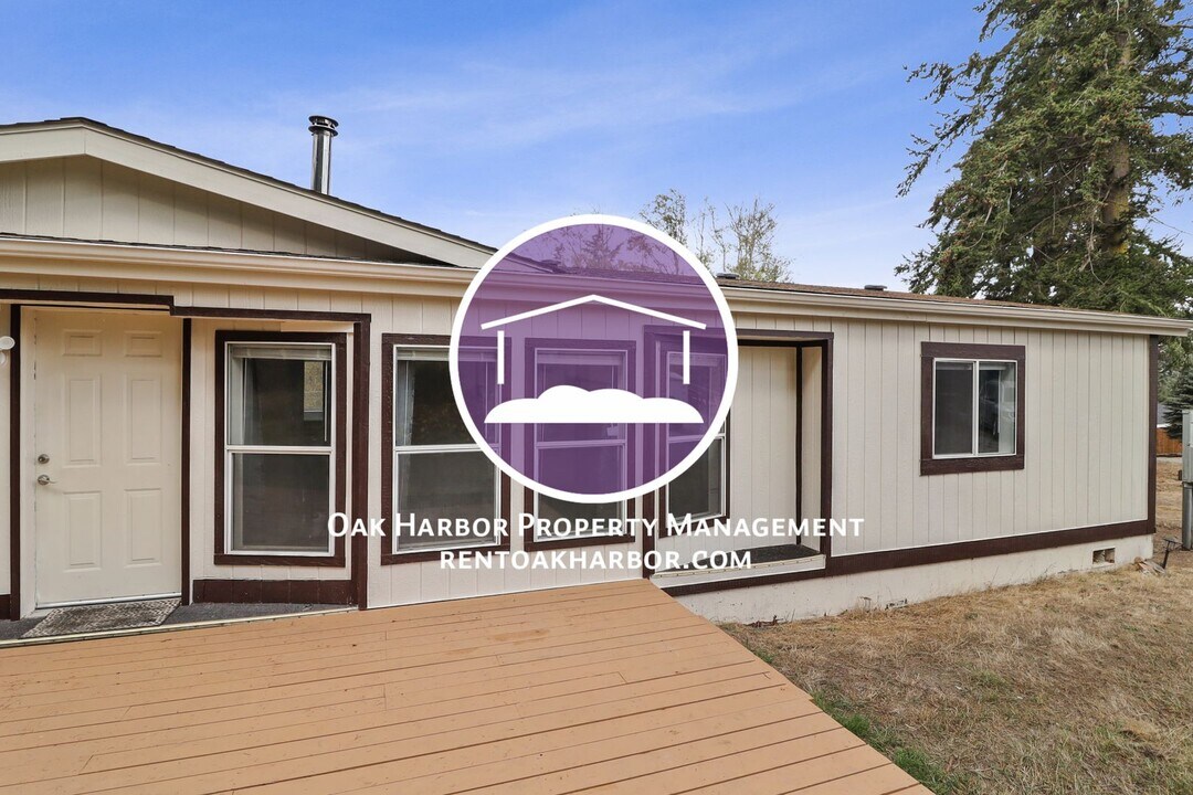 186 E 3750th N in Oak Harbor, WA - Building Photo