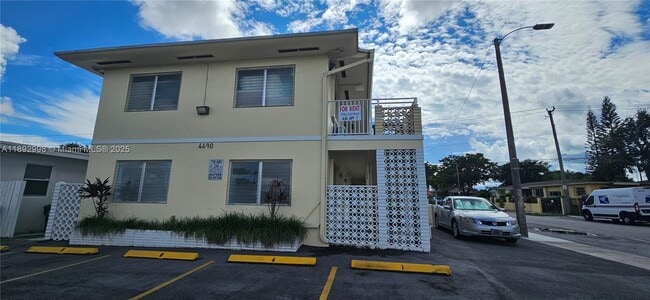 4490 W Flagler St in Coral Gables, FL - Building Photo - Building Photo