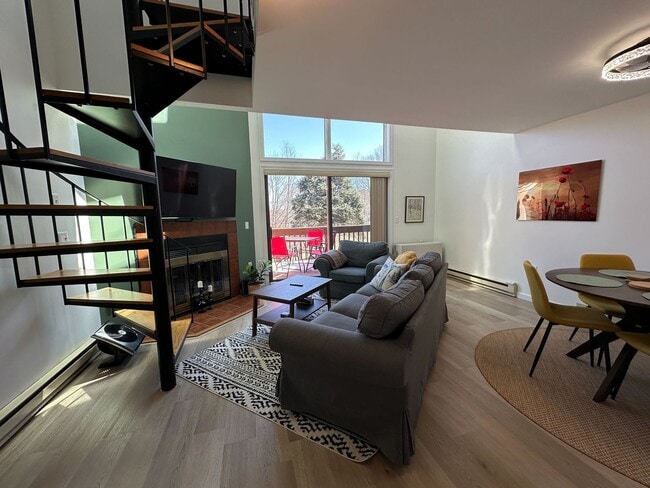 property at 10 Onset Rd