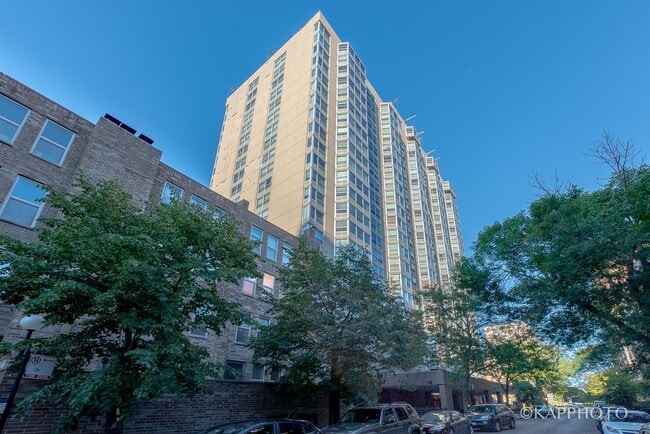 property at 720 W Gordon Ter