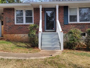 1379 Nalley Cir in Decatur, GA - Building Photo - Building Photo