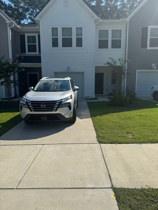 8032 Reagan Way in Charleston, SC - Building Photo