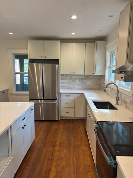 24 Jonathan St in Belmont, MA - Foto de edificio