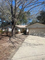 1105 Sean Ln in Niceville, FL - Building Photo