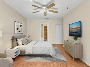 240 SW 15th Rd in Miami, FL - Building Photo - Building Photo