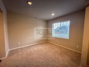 10707 183rd St E in Puyallup, WA - Building Photo - Building Photo