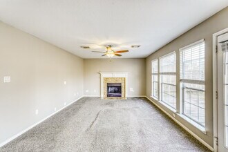 519 Holly Crest Dr in Spring, TX - Foto de edificio - Building Photo