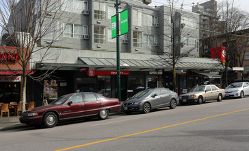 1701-1719 Robson St in Vancouver, BC - Building Photo - Building Photo