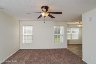 9710 Collier Ln in Louisville, KY - Building Photo - Building Photo