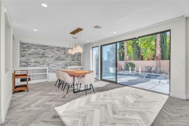 9885 Shadycrest Ct in Las Vegas, NV - Building Photo - Building Photo