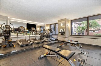 245 E 44th St in New York, NY - Building Photo - Building Photo