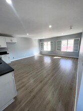 531 1/2 W 56th St in Los Angeles, CA - Building Photo - Building Photo