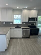 2536 Boston Post Rd in Darien, CT - Building Photo - Building Photo
