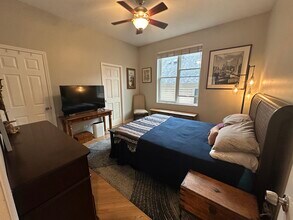 1464 W Grace St, Unit 2F in Chicago, IL - Building Photo - Building Photo