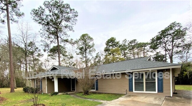 621 Georgia Ave in Hinesville, GA - Foto de edificio - Building Photo