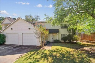 1058 Mansfield Ct in Norcross, GA - Building Photo