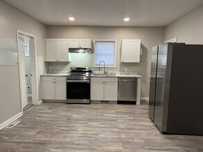 821 Hazard Ave in Kalamazoo, MI - Building Photo - Building Photo