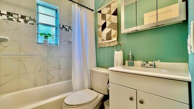 1770 NW 51st Terrace in Miami, FL - Building Photo - Building Photo