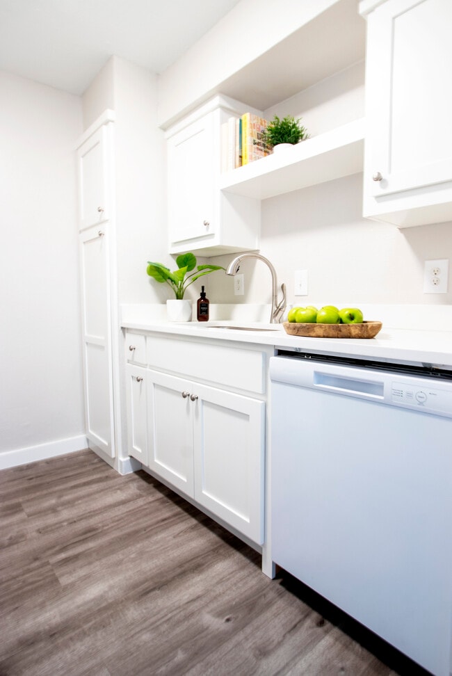 Gazebo Apartments (Denton, Tx) in Denton, TX - Building Photo - Building Photo