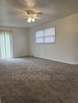 408 Amherst Dr in Sherman, IL - Building Photo