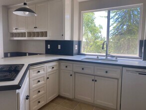 381 Bountiful Path in Redding, CA - Building Photo - Building Photo