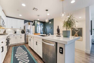 10001 Sable Point St in Las Vegas, NV - Building Photo - Building Photo