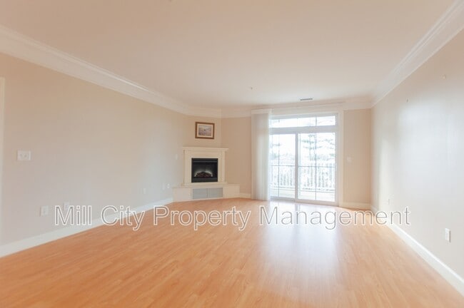 5 Sally Sweets Way in Salem, NH - Building Photo - Building Photo