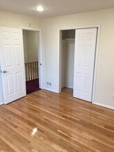 14 Ayres Ct in Bayonne, NJ - Building Photo - Building Photo