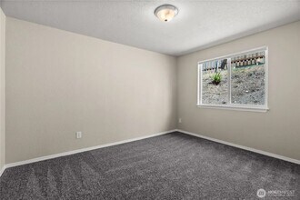 502 Tullis St NE in Olympia, WA - Building Photo - Building Photo