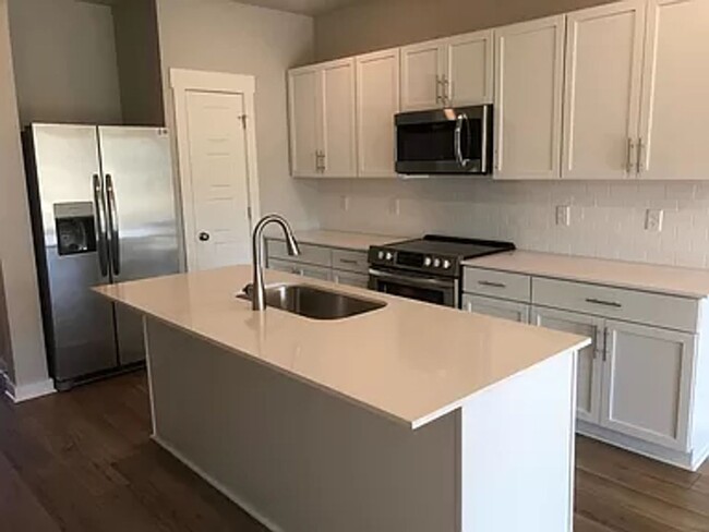 713 Mickelson Way in Lebanon, TN - Building Photo - Building Photo
