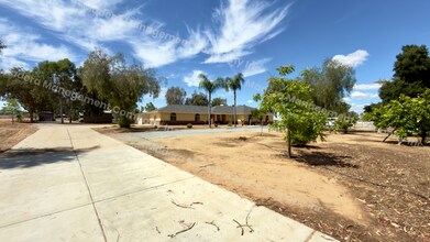 19930 Oakhill Rd in Madera, CA - Building Photo - Building Photo