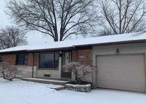 9001 Kickapoo Dr in St. Louis, MO - Building Photo