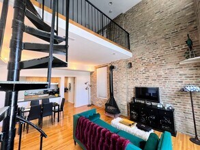 2129 N Southport Ave, Unit 2 in Chicago, IL - Building Photo - Building Photo