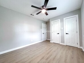 8158 Panay Dr in Houston, TX - Foto de edificio - Building Photo