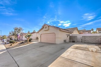 549 Brigadier St in Henderson, NV - Building Photo - Building Photo