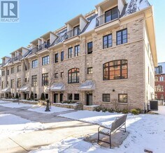 40 Lunar Cres in Mississauga, ON - Building Photo - Building Photo