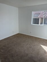 2020 Guthrie St N in San Bernardino, CA - Foto de edificio - Building Photo